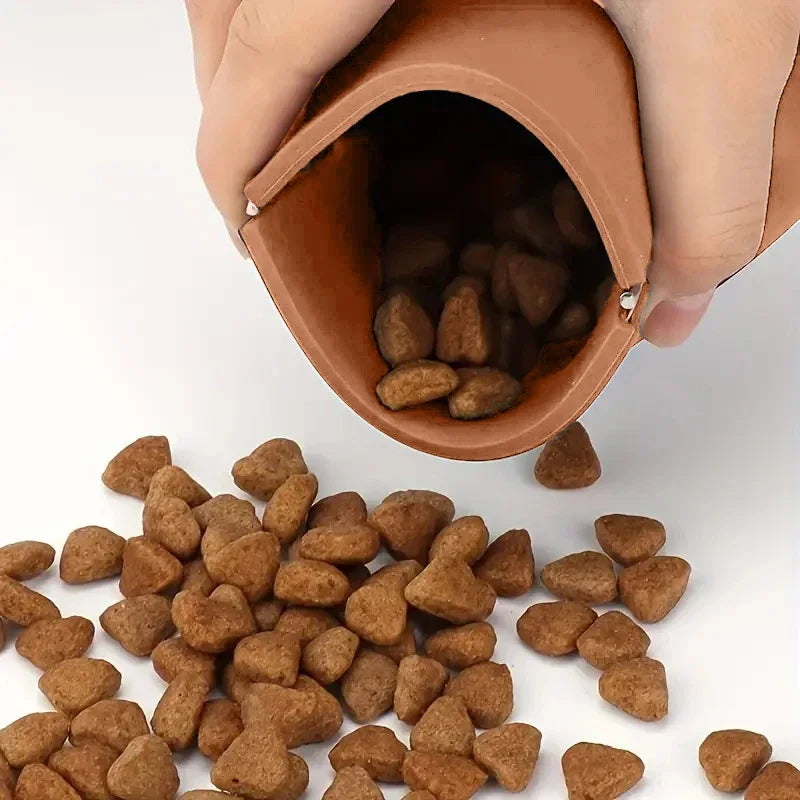Silicone Dog Treat Pouch – Waterproof Portable Snack Bag with Secure Lock