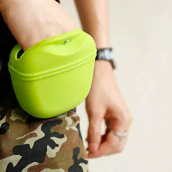 Silicone Dog Treat Training Pouch – Portable Magnetic Closure Waist Bag