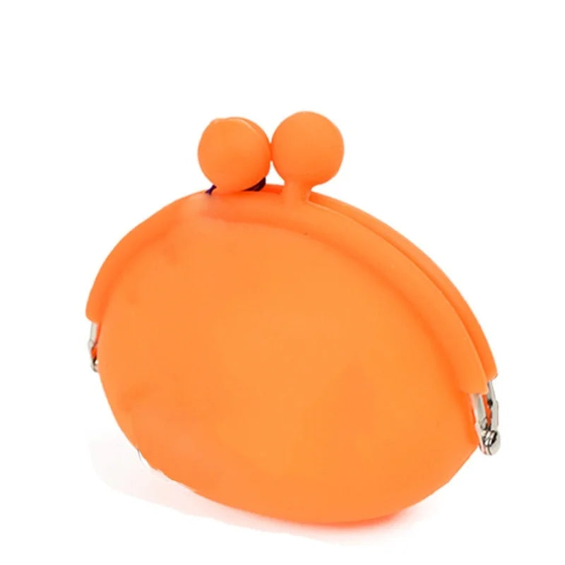 Mini Silicone Dog Treat Pouch – Clip-On Snack Bag for Training & Walks