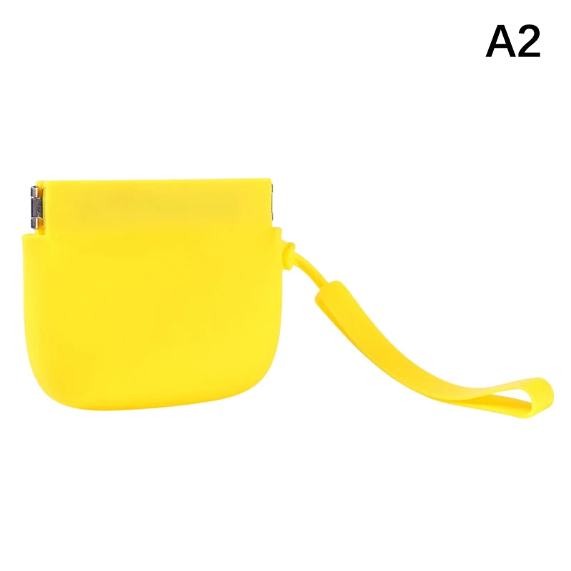 Silicone Dog Treat Pouch – Waterproof Portable Snack Bag with Secure Lock