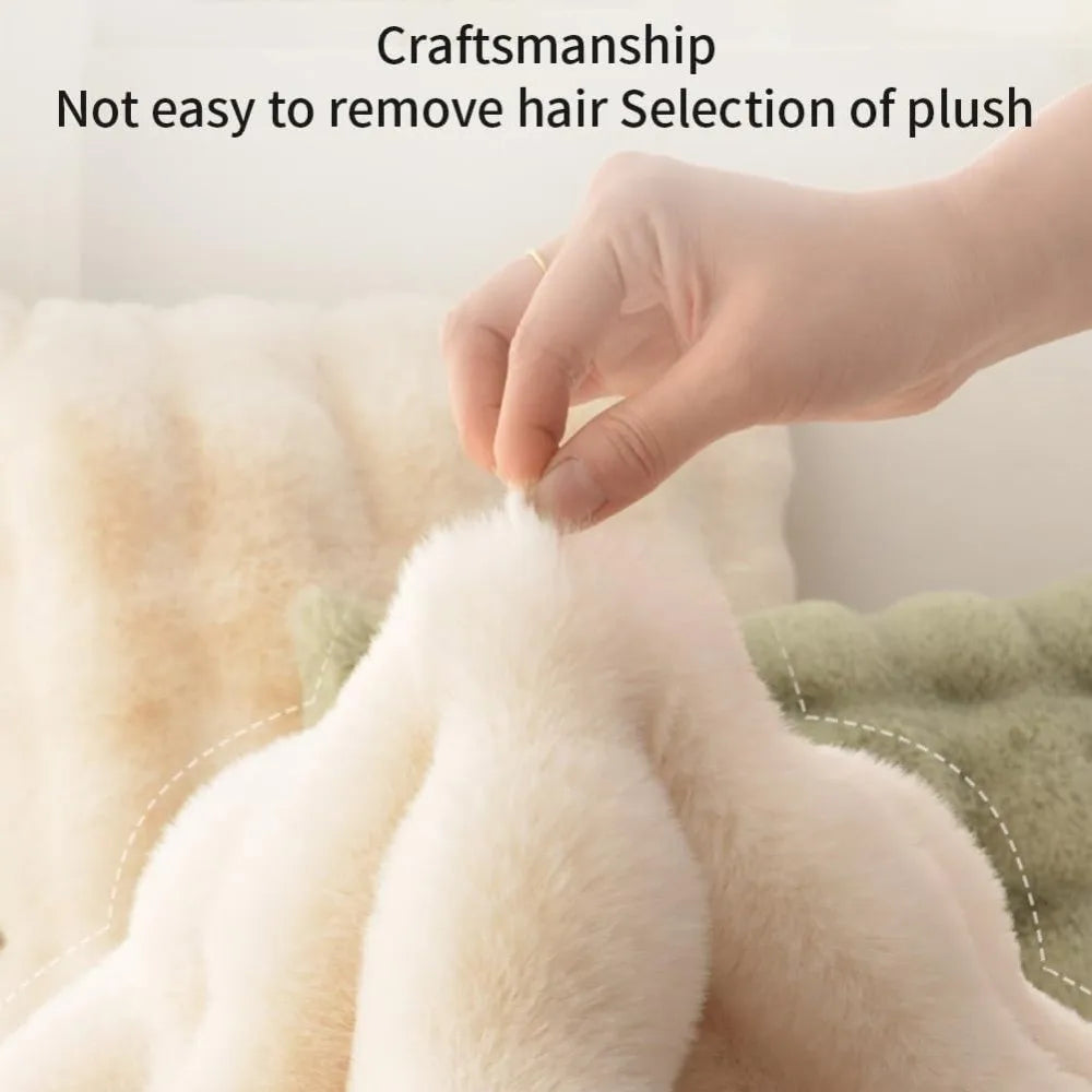 Round Insulated Dog Mat – Non-Slip Washable Plush Sleeping Pad for Small Dogs